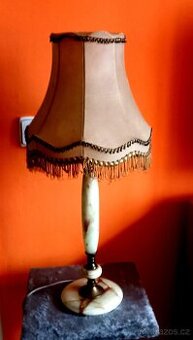 Stolní starožitná lampa