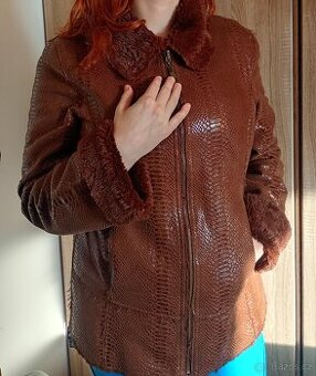 Dámská hnědá bunda z umělé kůžeí od Pamely McCoy