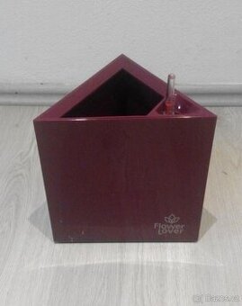 Samozavlažovací interiérové designové květináče / květníky