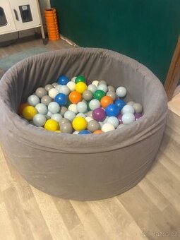 Bazének s kuličkami