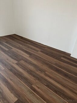 Lepená vinylová podlaha