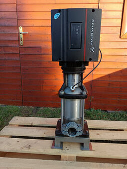 Nerezové vertikální čerpadlo s frekvenčním měničem