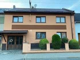 Prodej domu Lašťany - 1
