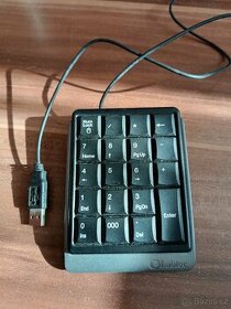 Číselná klávesnice k notebooku