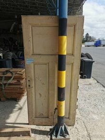 Staré dveře na renovaci - 1