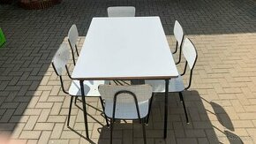 jídelní stůl a židle