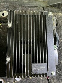 Harman Kardon Logic 7 zesilovač z Land Rover