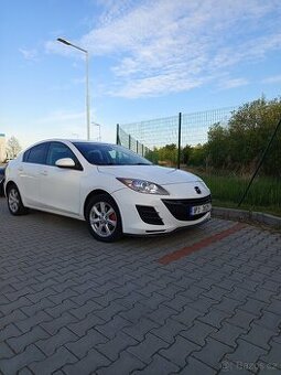 Mazda 3 sedan automat.