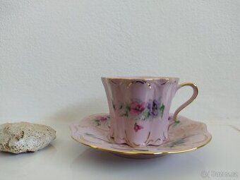 Růžový porcelán - hrneček s talířkem