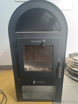 Prodám starší krbové kamna, 7,2 kW - Rezervace