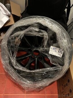 Tesla model S turbine wheel 21” kolo