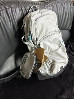 Batoh EVOC Explorer Pro 30 - šedý