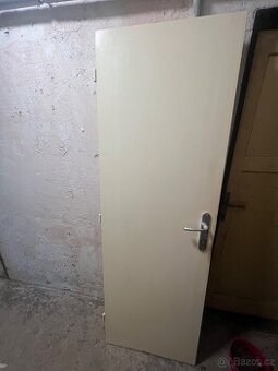 Dřevěné dveře bílé 60cm šířka, levá strana