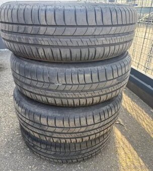 Sada letních pneu na diskách Hyundai i20