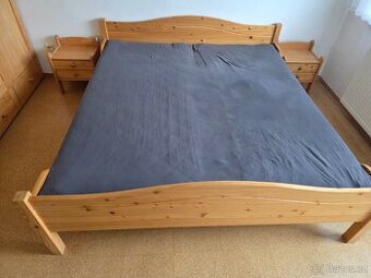 Postel, noční stolky a šatní skříň - 1