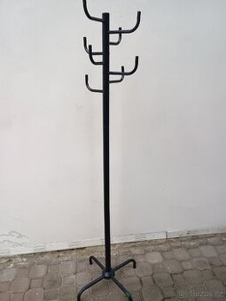 Věšák - 1