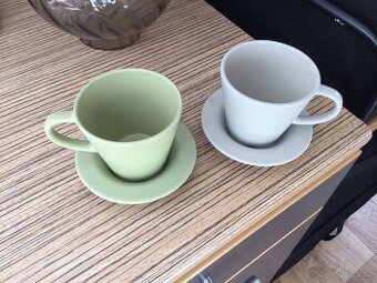 2 kavove hrnecky s podsalky Ikea