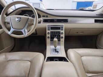 VOLVO XC70 D5 AWD 2010 AUT SUMMUM