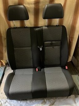 Přední  dvoumístná sedačka