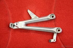 Honda CBR 1000 p.zadní stupačka