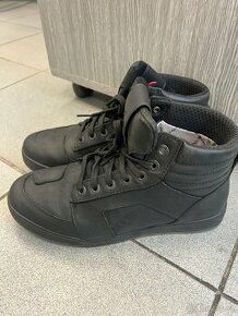 107. FORMA GROUND DRY černé 41