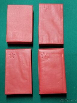 Prodám 4 krabičky na vyznamenání či medaile