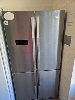 Prodám americkou lednici Beko s výrobníkem ledu – 6 000 Kč