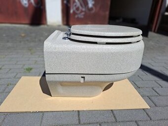 Záchodová mísa závěsná