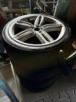 Alu sada kol Audi R20 se zimními pneu 255/40/20