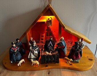 Vánoční dřevěný osvětlený betlém
