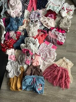 Balík oblečení holcicka 80/86