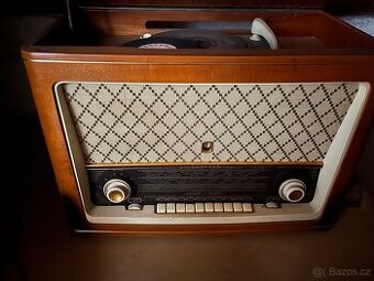 Rádio s gramofonem rok cca 1960