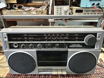 Rádiomagnetofon TOSHIBA