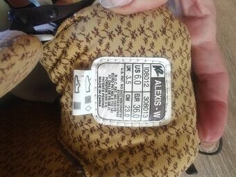 Dámské inline brusle ALEXIS-W + helma AXON (vel. 36)