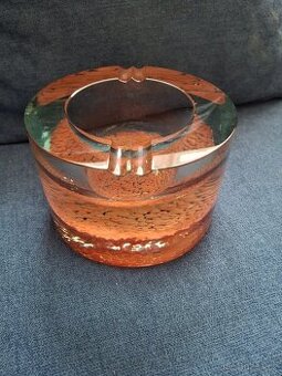 Popelník hutní sklo