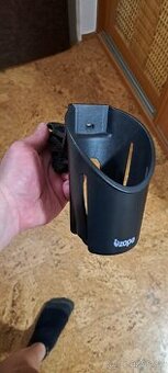 Drzak na piti na kocarek