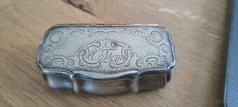 Dóza na šňupací tabák