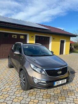 Kia Sportage 2.0 CRDi 4x4 – 2015 | 2. majitel | TOP výbava |