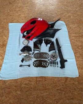 Honda CBR 600 RR (PC40) - díly