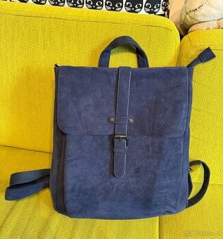 Tmavě modrý dám. batoh, sleva 600 Kč