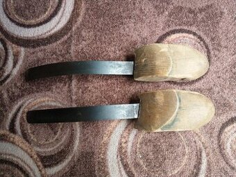 Starý roztahovák napínák na boty / obuv (30 cm)