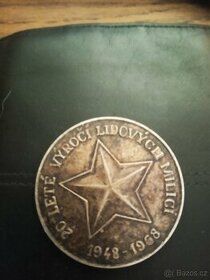 Prodam tyto dve dobove plakety.