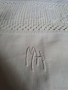 Damaškový povlak na polštář "Gute Nacht" a s monogramem "MH"