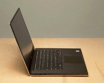 Zánovní notebook Dell XPS 15 9550, Core i7-8750H, SSD 256GB