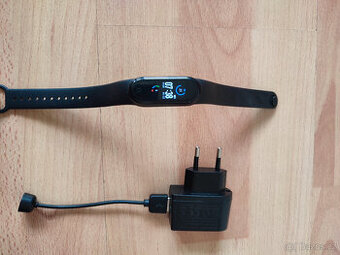 Fitness náramek M5 FitPro + USB nabíječka