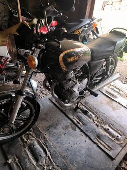 Yamaha xs400