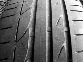 2ks letních pneu 235/45 R19 Bridgestone