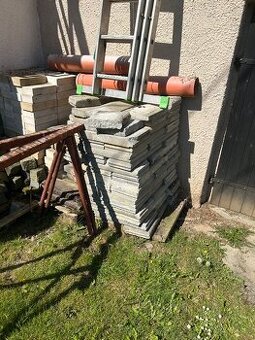 Obrubníky, žulové kostky, betonové desky