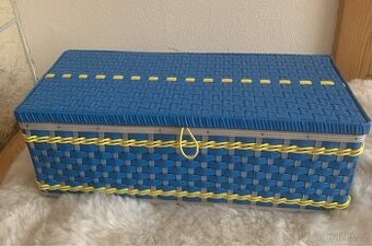 Plastový úložný retro košík s víkem – modro-žlutý