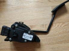 Nový plynový pedál GM: 9204283